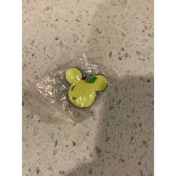 disney mickey mouse lemon pin  sh - Picture 1 of 2